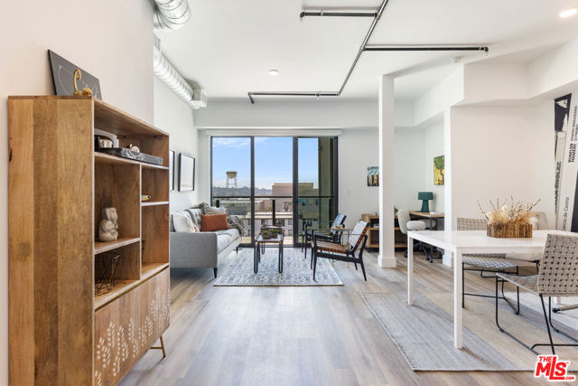3800 Mentone Avenue, Culver City CA: https://media.crmls.org/mediaz/edb98cc5-c1f7-47df-b76d-af06d24f5699.jpg