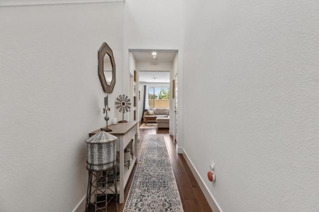 8906 Upbeat Way, Elk Grove CA: https://media.crmls.org/mediaz/edba7ca4-a1fe-4f64-89ae-fd8b36cbc4d0.jpg