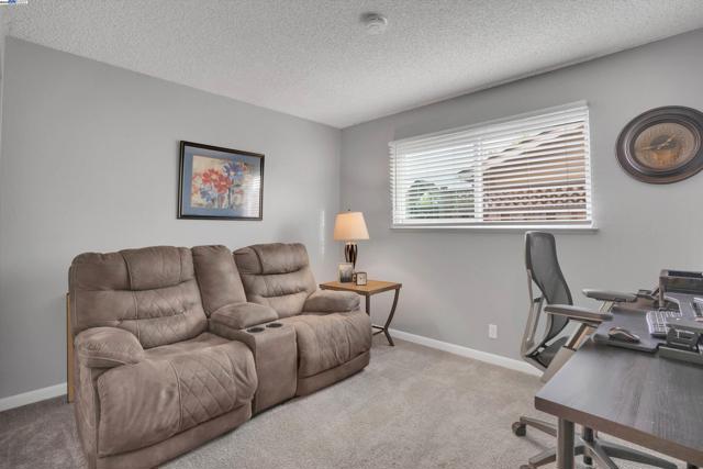 7347 Ione Ct, Dublin CA: https://media.crmls.org/mediaz/edbb01a6-f681-4239-822e-057bace4676b.jpg