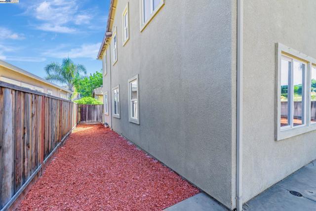 5675 Arcadia Cir, Discovery Bay CA: https://media.crmls.org/mediaz/edbb66ee-5f3a-4106-a43d-4371377c1c4f.jpg