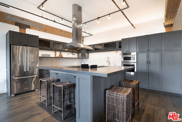 Image 4 of 10 For 215 Santa Fe Avenue 6