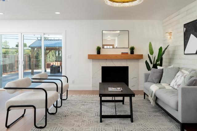 3742 Savannah Rd, Fremont CA: https://media.crmls.org/mediaz/edbc23a7-a80d-4931-80e4-05f81e2e5607.jpg