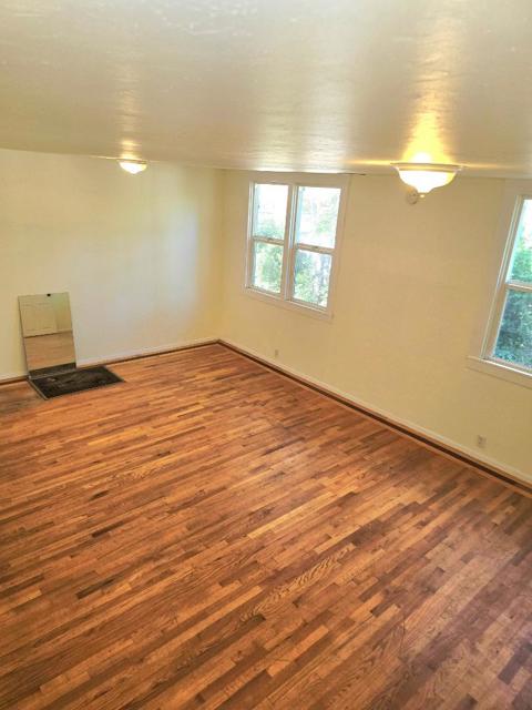 129 Broadway, Jackson CA: https://media.crmls.org/mediaz/edbc4f4a-2b9a-4880-a4de-7b913b0a5c90.jpg