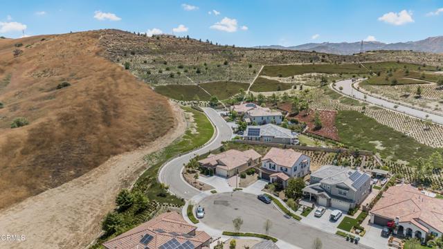 566 Purple Sage Lane, Simi Valley CA: https://media.crmls.org/mediaz/edbd5098-0870-4c73-819d-298ca213c517.jpg