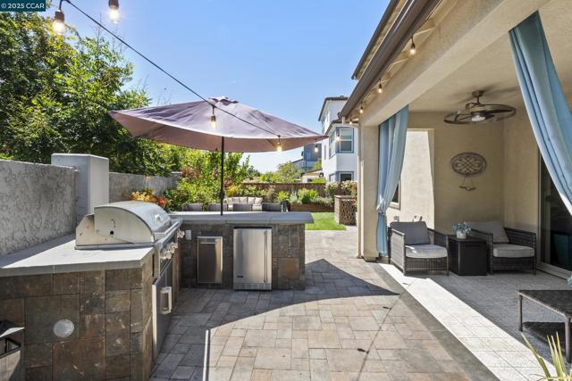 5755 Juniper Way, Dublin CA: https://media.crmls.org/mediaz/edbd590c-64ce-4ab9-ab04-1e71d09af03b.jpg