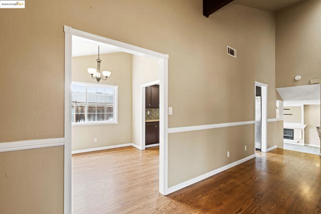 838 Hazel St, Livermore CA: https://media.crmls.org/mediaz/edbe27f3-a206-4b12-b56b-a3e0d6d103c6.jpg