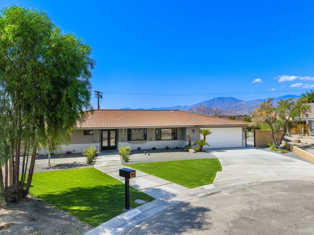 79869 Hummingbird Lane, La Quinta CA: https://media.crmls.org/mediaz/edbef473-f2db-4bc2-873e-2b8708cac9bb.jpg