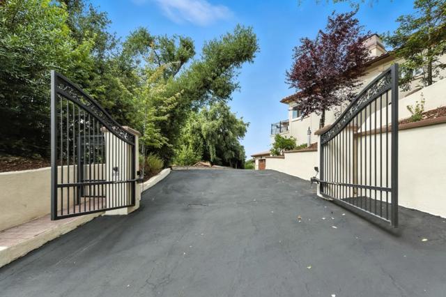 18702 Bear Creek Road, Los Gatos CA: https://media.crmls.org/mediaz/edbf475e-d8e8-4b64-abc9-72aeddae1170.jpg