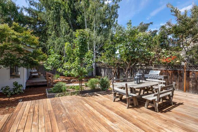 4112 Fair Oaks Avenue, Menlo Park CA: https://media.crmls.org/mediaz/edbfe4fa-08fd-483c-a041-dc0ef92d7c4b.jpg