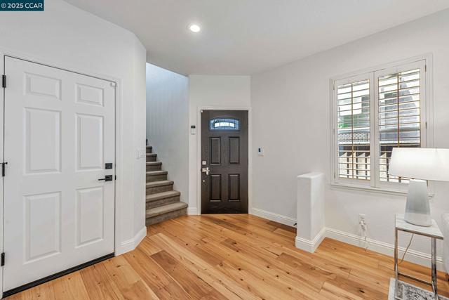 122 Claremont Crest Ct, San Ramon CA: https://media.crmls.org/mediaz/edc0016c-2824-415c-925f-37b5ec5b91cb.jpg