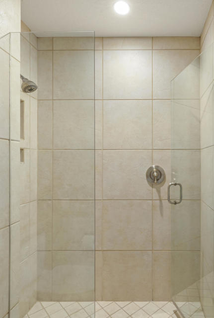 73042 Galleria Court, Palm Desert CA: https://media.crmls.org/mediaz/edc09661-da6e-4eaa-9ad9-6a9af7de1511.jpg