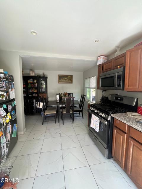 Detail Gallery Image 9 of 11 For 154 El Medio St, Ventura,  CA 93001 - – Beds | – Baths