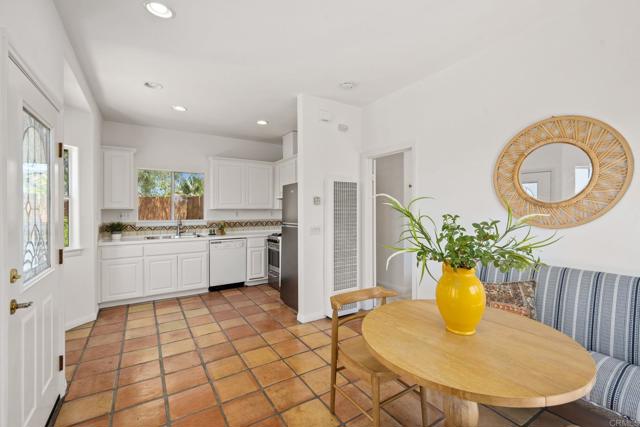 869 Eugenie Avenue, Encinitas CA: https://media.crmls.org/mediaz/edc19170-6a5e-4258-b23b-12d9d53ab3b4.jpg