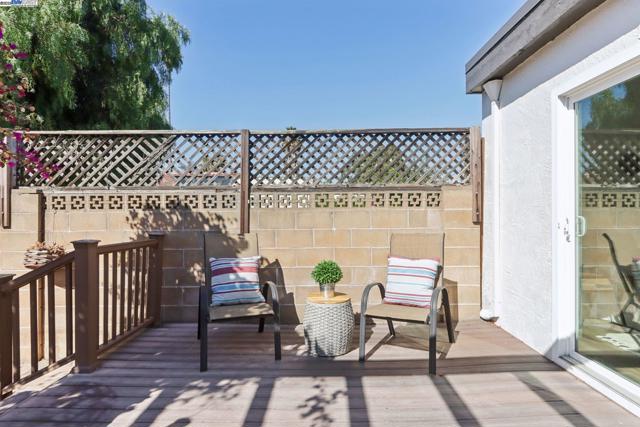 37690 Los Arboles Dr, Fremont CA: https://media.crmls.org/mediaz/edc27c46-a842-4fb6-aff6-9350b9e9461b.jpg
