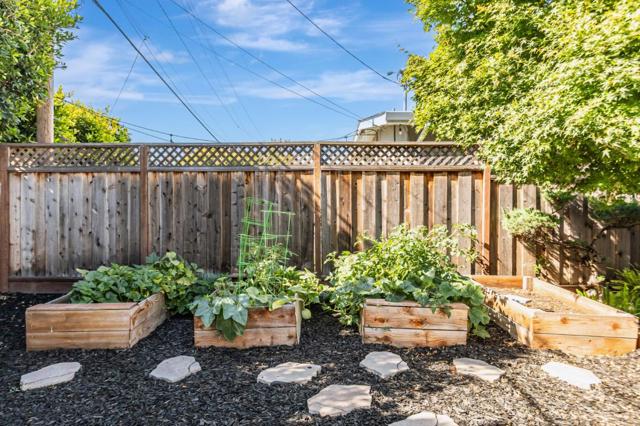 749 Borregas Avenue, Sunnyvale CA: https://media.crmls.org/mediaz/edc2ceb2-599d-43ef-8b4f-8d4b05d2e673.jpg