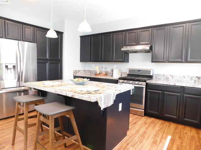 Image 4 of 21 For 1811 Velvetleaf Ln