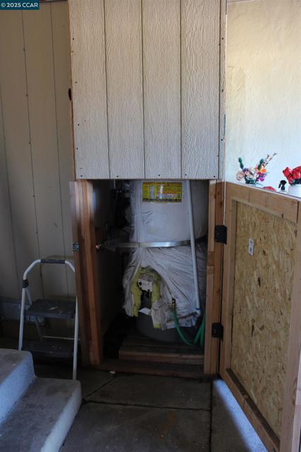 2956 Mckenzie Dr, Richmond CA: https://media.crmls.org/mediaz/edc341e0-8d69-4a7c-a34a-01b96371cd06.jpg