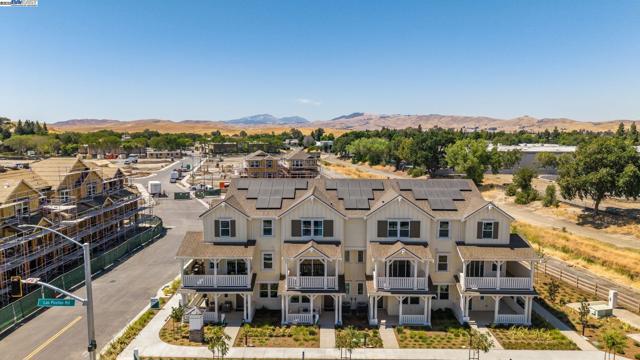 4715 Marengo Common, Livermore CA: https://media.crmls.org/mediaz/edc36d83-72c5-4360-9faa-449cb0060e3e.jpg