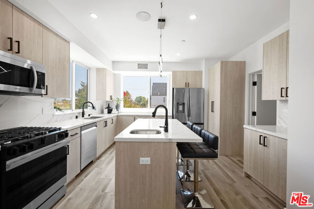1955 Preuss Road, Los Angeles CA: https://media.crmls.org/mediaz/edc4388a-ee5e-48b9-83e2-8f4c049bde5e.jpg