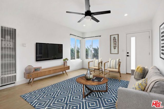 5529 Dairy Avenue, Long Beach CA: https://media.crmls.org/mediaz/edc46564-e8d1-480e-8077-db6f5a273525.jpg