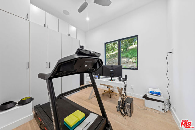 3140 Coldwater Canyon, Studio City CA: https://media.crmls.org/mediaz/edc570ce-8d09-4acf-898a-e9d0f5789a82.jpg