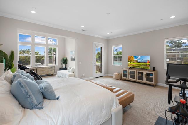 956 Urania Avenue, Encinitas CA: https://media.crmls.org/mediaz/edc68f46-24df-4f20-a58a-45bafa53c5e6.jpg