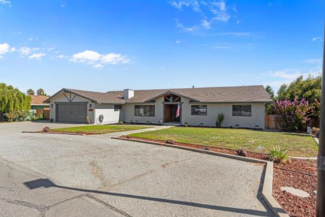 215 Rays Circle, Hollister CA: https://media.crmls.org/mediaz/edc6df26-f344-4d14-8aef-0fff8f866b50.jpg