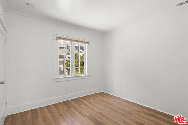 837 Venice Boulevard, Venice CA: https://media.crmls.org/mediaz/edc7339e-2273-43ed-b51a-0f6f7c0a1824.jpg