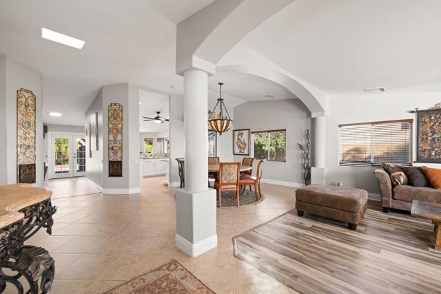 51425 Calle Quito, La Quinta CA: https://media.crmls.org/mediaz/edc76a7c-f6b1-4bd5-a101-1da37b90e102.jpg