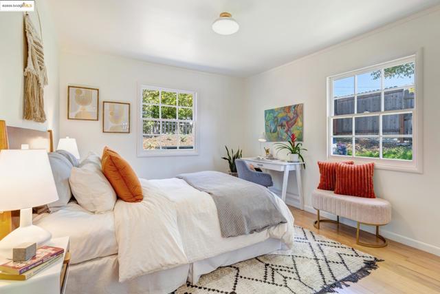 298 Grizzly Peak Blvd, Kensington CA: https://media.crmls.org/mediaz/edc7c866-2ece-4911-92f5-5ac77573745c.jpg