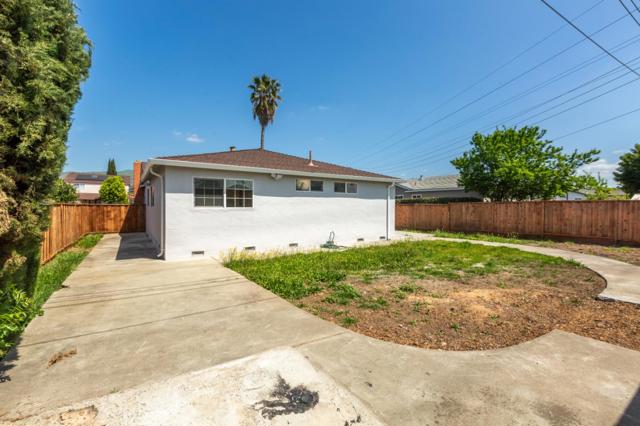 2749 Scottsdale Drive, San Jose CA: https://media.crmls.org/mediaz/edc84cd7-d0e2-4eb4-9004-a77f5a5225e9.jpg