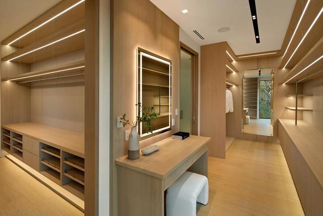 349 Walsh Road, Atherton CA: https://media.crmls.org/mediaz/edc923b4-3f46-449b-8a1b-b026e61cb016.jpg