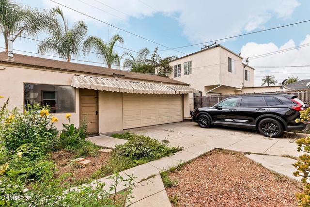 426 W Arbor Vitae Street, Inglewood CA: https://media.crmls.org/mediaz/edc9508e-a52c-4537-9bca-9ae3d46526dd.jpg