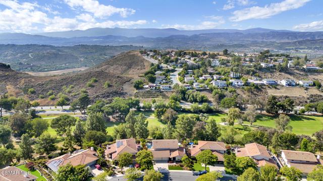 4022 Avenida Verano, Thousand Oaks CA: https://media.crmls.org/mediaz/edc97d53-269c-4223-8d02-06a515f173dd.jpg