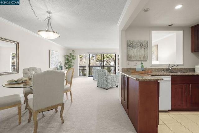 1525 Canyonwood Ct, Walnut Creek CA: https://media.crmls.org/mediaz/edc9e8fb-a926-4036-9ddd-988d8123b762.jpg