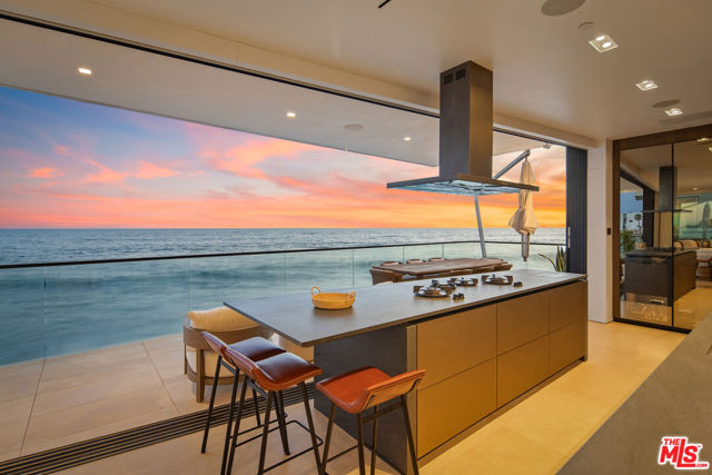 18954 Pacific Coast Highway, Malibu CA: https://media.crmls.org/mediaz/edca2d03-a343-4e4a-9cd9-d15153b61cd1.jpg