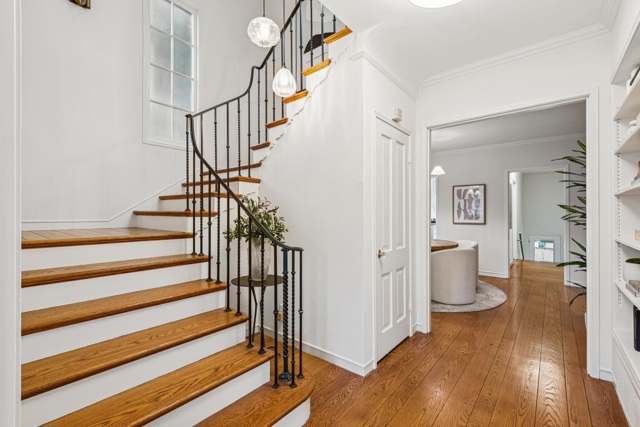 Image 23 of 58 For 3938 Oakmore Rd