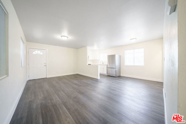 10376 Wilmington Avenue, Los Angeles CA: https://media.crmls.org/mediaz/edcb589d-371e-48f2-85a1-e469a36ea063.jpg