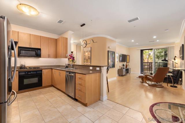 1225 ISLAND AV, San Diego CA: https://media.crmls.org/mediaz/edcb8cf7-f52d-4cdd-83f1-618acccc1afa.jpg