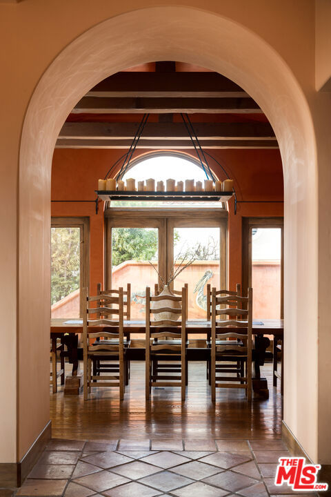 93 Laurel Drive, Rancho Palos Verdes CA: https://media.crmls.org/mediaz/edcba097-b3d3-4c86-9077-b4c837330938.jpg