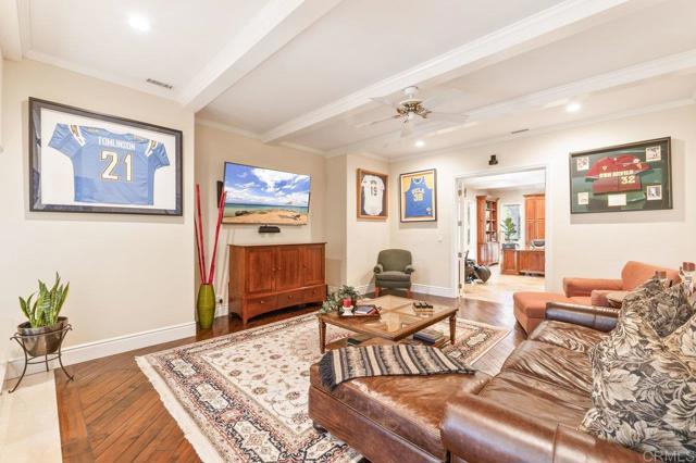 14963 Huntington Gate Drive, Poway CA: https://media.crmls.org/mediaz/edcbb5db-c763-4938-818f-e5c3fbfd4add.jpg