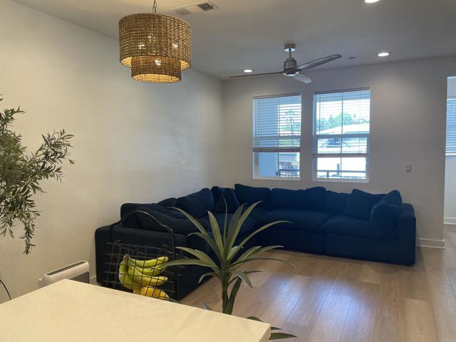 Detail Gallery Image 1 of 7 For 7641 University Ave #105,  La Mesa,  CA 91942 - 3 Beds | 3 Baths