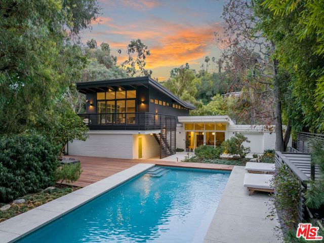 2179 Mandeville Canyon Road, Los Angeles CA: https://media.crmls.org/mediaz/edcc546a-7520-4d01-91a5-cb5f93a13a10.jpg