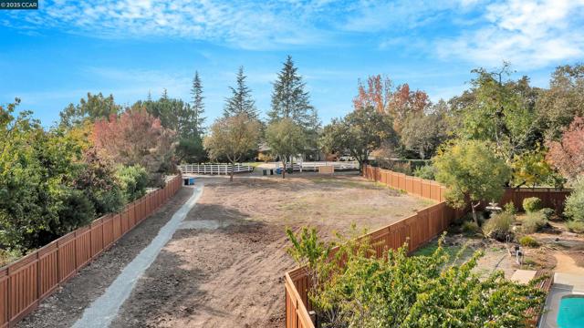 0 Oak Road, Alamo CA: https://media.crmls.org/mediaz/edcd0c3a-f800-41c4-8240-2e0f2b2d7d6f.jpg