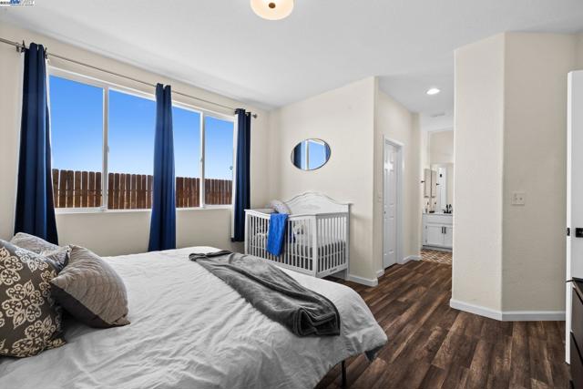 762 Rubier Way, Rio Vista CA: https://media.crmls.org/mediaz/edcd3222-e3fe-440c-8673-7514b5f6224e.jpg
