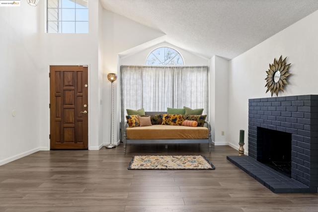 751 Pueblo Way, Vallejo CA: https://media.crmls.org/mediaz/edcde82e-b66f-4dd8-a6a6-7b646ff257cb.jpg