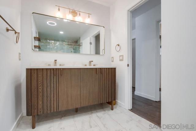 4110 Mount Alifan Pl, San Diego CA: https://media.crmls.org/mediaz/edce367a-e990-43cf-bc02-259219acccf6.jpg