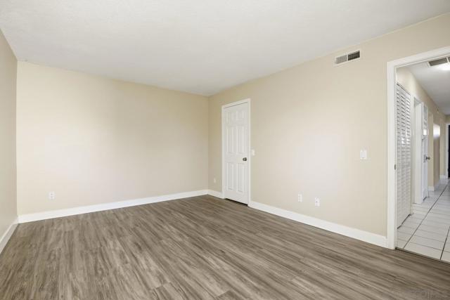 525 N Beech St, Escondido CA: https://media.crmls.org/mediaz/edce4fda-a192-41e9-9b85-b80811702e5e.jpg