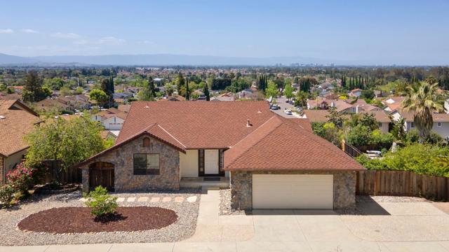 3427 San Saba Drive, San Jose CA: https://media.crmls.org/mediaz/edcec7e3-bb08-4e24-8ad1-6389107900b2.jpg