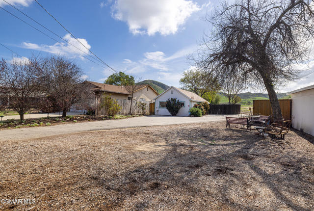 5324 Chesebro Road, Agoura Hills CA: https://media.crmls.org/mediaz/edcf050f-d2aa-4b20-9faa-b32a1c81b836.jpg